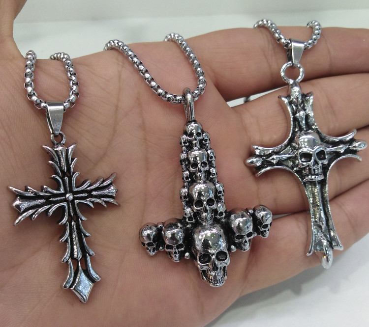 گردنبند صلیب اسکلت