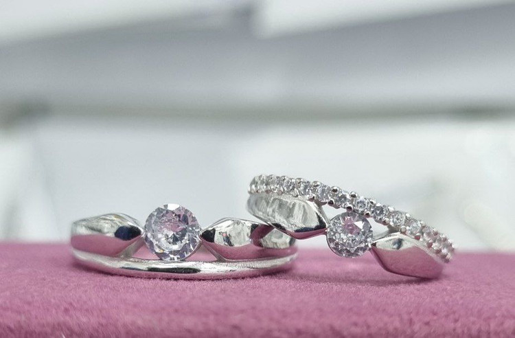 حلقه نامزدی